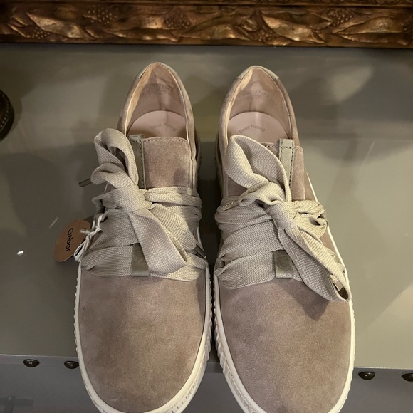 NEW / Gabor Taupe Suede Casual Sneakers - Picture 3 of 9